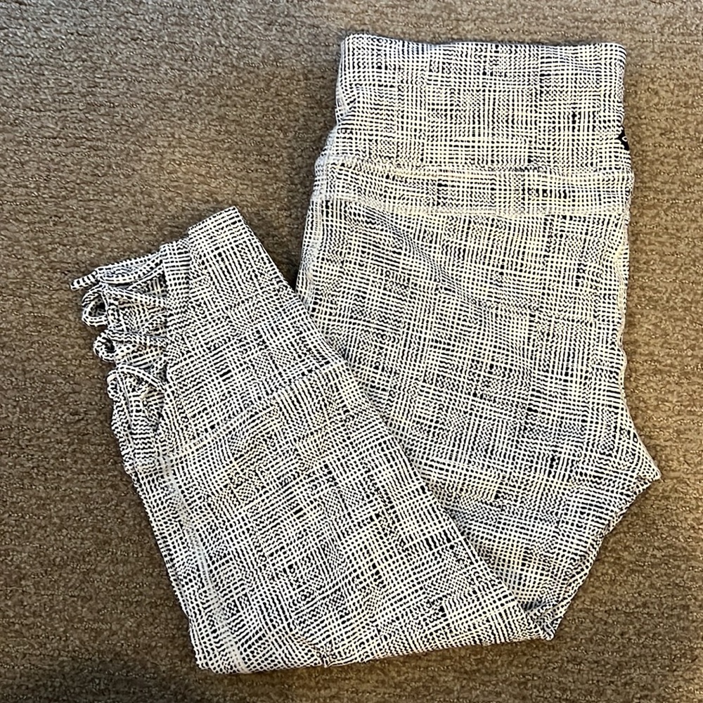 Prana - Black and White Leggings (Capris)